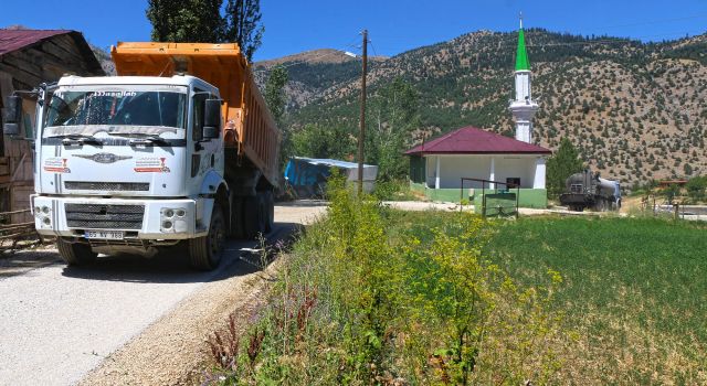 Göksun’da Yollar Büyükşehir’le Yenilendi