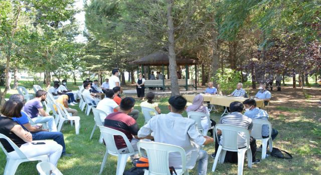 Üniversitemiz Rektörü Prof. Dr. Niyazi Can, Uluslararası Öğrencilerle Bir Araya Geldi