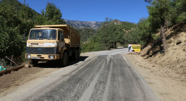 Köşürge’nin 12 Kilometrelik Yolu Yenileniyor