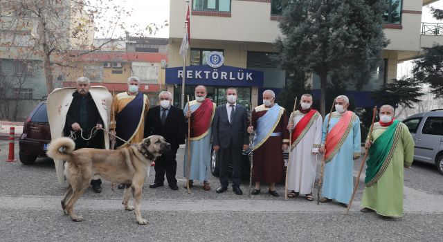 PROF. DR. SAMİ ÖZGÜL, ESHAB-I KEHF GÖNÜLLÜLERİNİ KONUK ETTİ