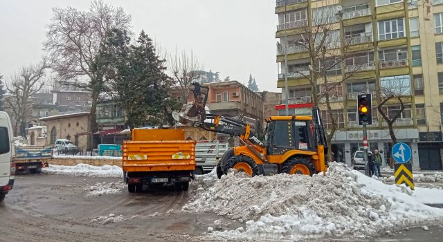 Büyükşehir’den Buzlanmaya Karşı Önlem