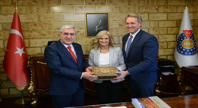 ABD Ankara Büyükelçisi Jeffry Flake Sütçü İmam Üniversitesini Ziyaret Etti