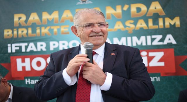 Başkanımız Hanefi Mahçiçek, Mahalle Muhtarlarıyla İftarda Bir Araya Geldi