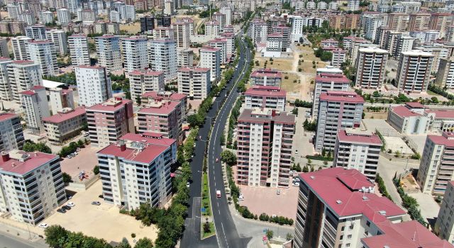 Büyükşehir, Onikişubat’ta Bir Arteri Daha Yeniledi