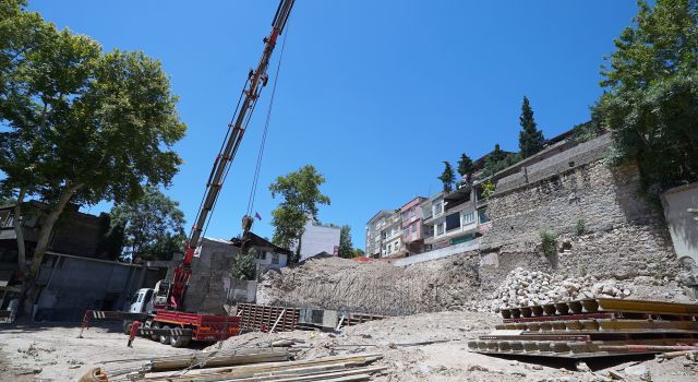 Kanlıdere’nin Yeni Köprüsünde Çalışmalar Hızla İlerliyor