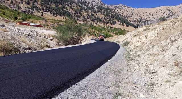 Kurucaova’nın Yol Sorunu Büyükşehir’le Çözülüyor