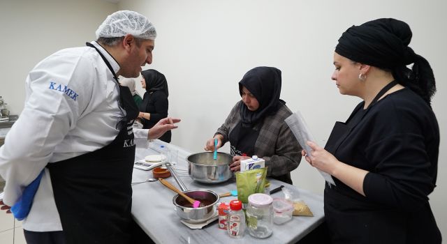 KAMEK’te Öğreniyor, Profesyonel Mutfakta Deneyim Kazanıyorlar