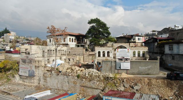 Tarihi Ada Ayağa Kalkıyor