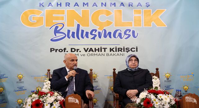 BAKAN KİRİŞCİ, HEYECAN BAHÇESİ’NDE GENÇLERLE BULUŞTU