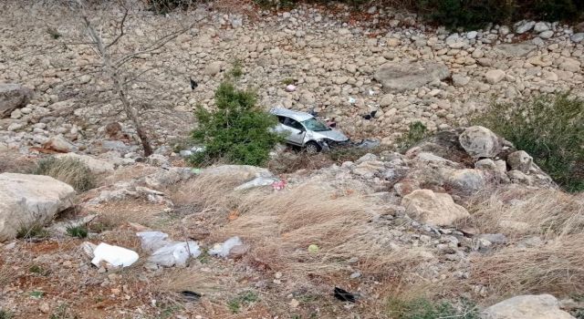 Kahramanmaraş’ta otomobil uçuruma yuvarlandı: 1 ölü biri çocuk 2 yaralı 