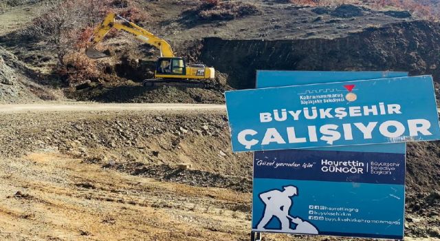 Büyükşehir Depremde Hasar Alan Yolları Yenilemeyi Sürdürüyor