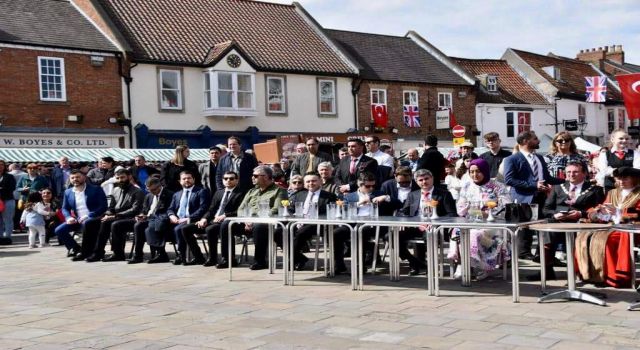 Beverley’lı çocukları depremzede çocuklara oyuncaklarını gönderdi