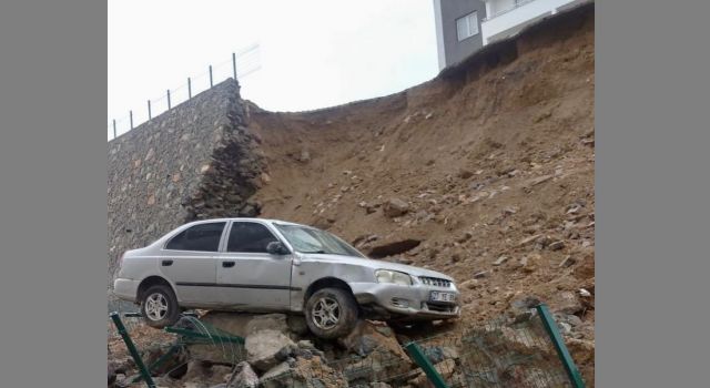 Kahramanmaraş’ta İstinat Duvarı Çöktü 