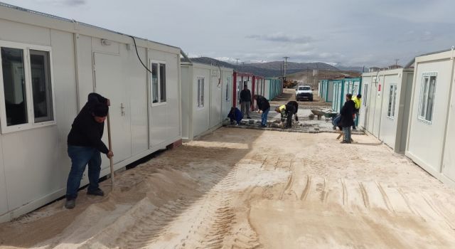 Büyükşehir, Geçici Konaklama Merkezlerinde Çalışmalarını Sürdürüyor