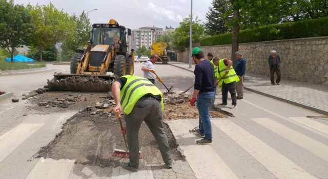 Büyükşehir Arterlerde Bakım ve Onarımı Atağını Sürdürüyor