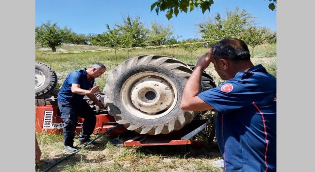 Kendi Kullandığı Traktörün Altında Kalan Çiftçi Öldü 