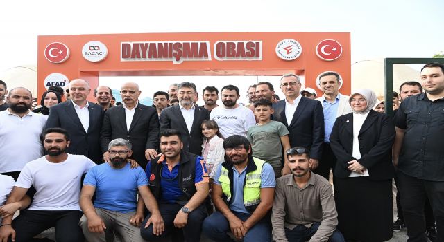 Bakan Yumaklı ve Başkan Güngör’den Dayanışma Obası’nda Bayram Ziyareti