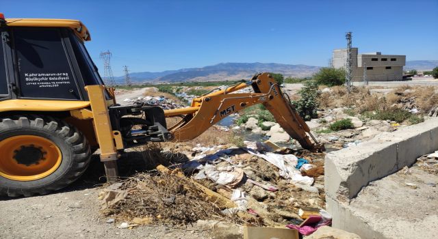 Büyükşehir Ekipleri Hayvansal Atıklar İçin Sahada