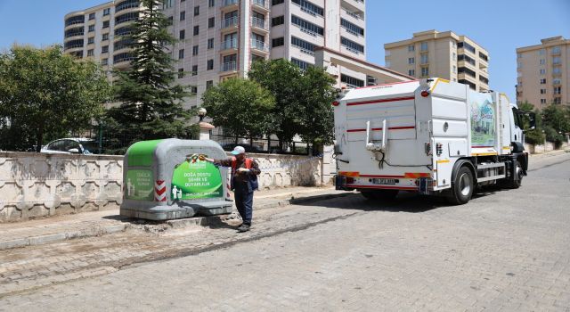 Onikişubat Belediyesi’nden her noktada hummalı temizlik çalışması