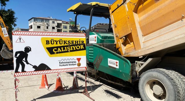 Büyükşehir, Elbistan’da Bir Caddeyi Daha Yeniliyor