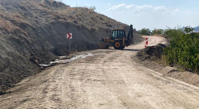 Büyükşehir İlçelerde Bağlantı Yollarının da Ulaşımını İyileştiriyor