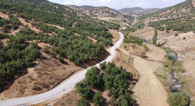 Ekinözü’nde Kırsal Mahallelerinin Ulaşımı İyileştiriyor