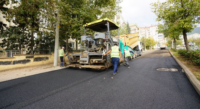 Büyükşehir, Binevler’de Asfalt Atağını Sürdürüyor