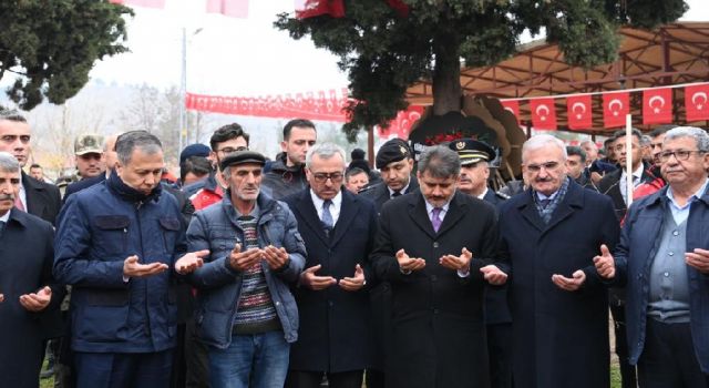 Bakan Yerlikaya’dan Şehit Ailelerine Taziye Ziyareti