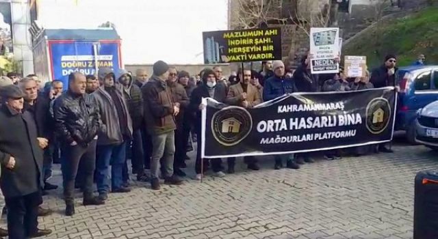 Orta hasarlı bina sakinleri yürüyerek tepki gösterdi   