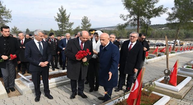 Başkan Güngör, KKTC Cumhurbaşkanı Tatar ile Kapıçam Mezarlığı’nı Ziyaret Etti