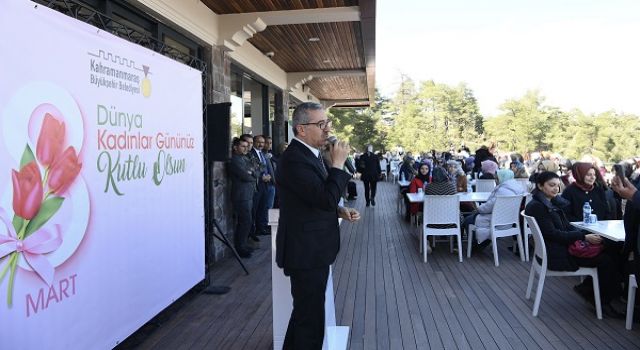 Başkan Güngör, Kadınlar Günü’nde Büyükşehir’in Kadın Personelleriyle Buluştu