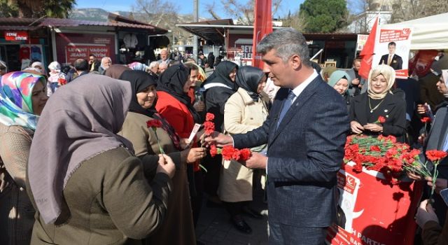 MUHAMMED AYDOĞAR: 'KADINLAR HER GÜN ÖZEL'