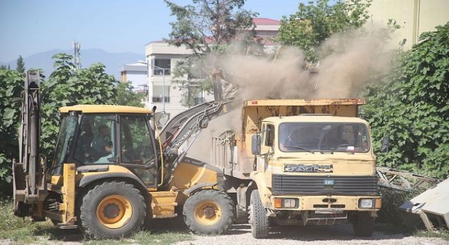 DULKADİROĞLU BELEDİYESİ PARK VE BAHÇE MÜDÜRLÜĞÜ'NDEN BAYRAM HAZIRLIĞI