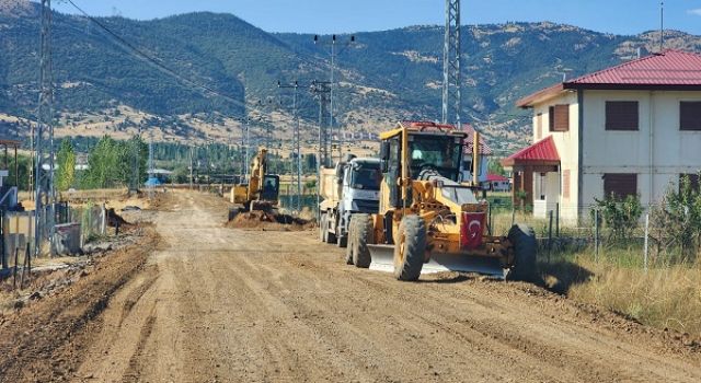 Büyükşehir, Göksun’da Bir Grup Yolunun Daha Standardını Artırıyor