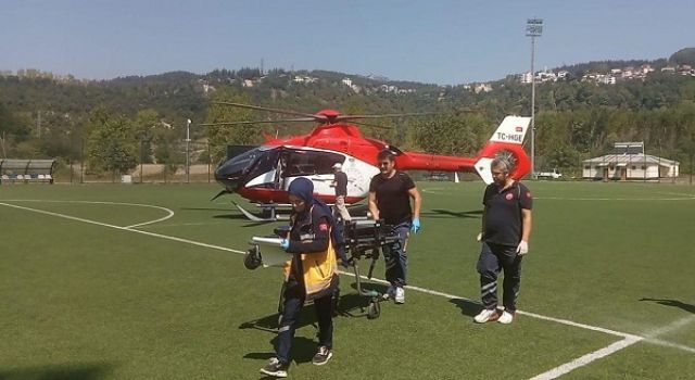 Yaşlı hasta için helikopter ambulans havalandı