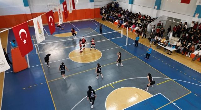 Onikişubat Belediyesi’nin Cumhuriyet Spor Şöleni’nde final heyecanı yaşandı