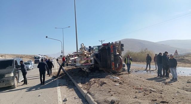 Elbistan’da beton döküm makinesi ile otomobil çarpıştı: 1 yaralı