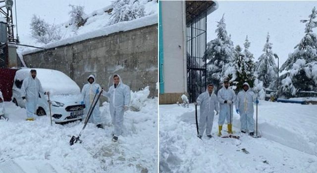 Çağlayancerit Devlet Hastanesi Personeli Kar Kış Dinlemiyor