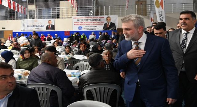 Büyükşehir Türkoğlu’nda Ramazan Sofrası Kurdu, Gönüller Bir Oldu