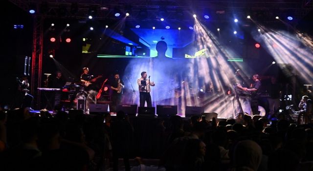 Onikişubat Gençlik Festivali’nin ilk konserinde Oğuzhan Koç sahne aldı