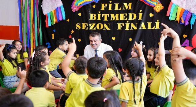 Bakan Tekin, Kahramanmaraş'ta Okulları Ziyaret Etti