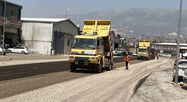Büyükşehir, Yeni Sanayi Sitesi’ni Etaplar Halinde Asfaltlıyor