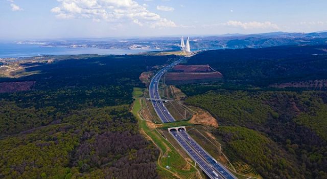 TÜRKİYE’DEKİ ARAÇLARIN YARISI BAYRAMDA OTOYOLLARDAYDI