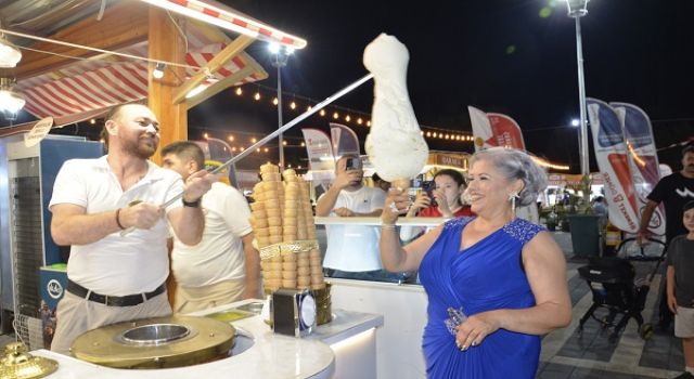 AKDO’dan Cemile Sönmez’e Dondurma Şov