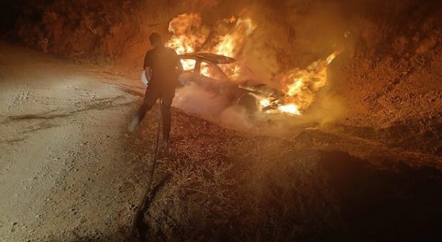 Elbistan’da otomobil cayır cayır yandı