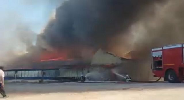 Kahramanmaraş’ta kağıt fabrikasında yangın