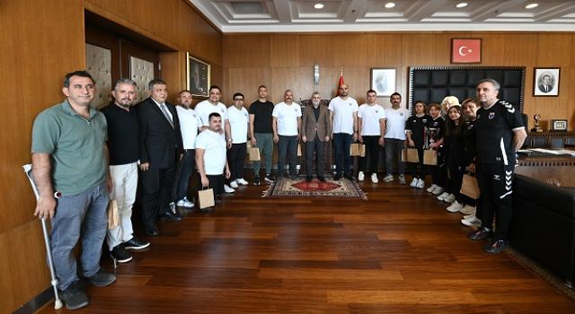 Başkan Fırat Görgel, ‘Süper’ Voleybolcuları Ağırladı