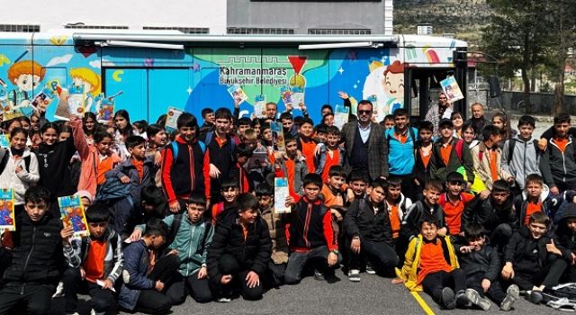 Mobil Kütüphane ile Kitapların Büyülü Dünyası Kırsala Taşındı