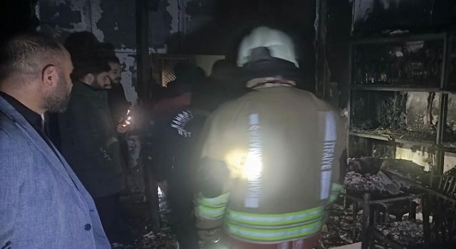 İşyeri yangınında 4 kişi dumandan etkilendi 