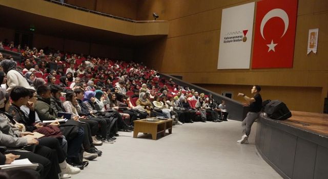 Onikişubat Belediyesi’nin YKS ve KPSS Kazandıran Taktikler Kampı yoğun katılımla başladı